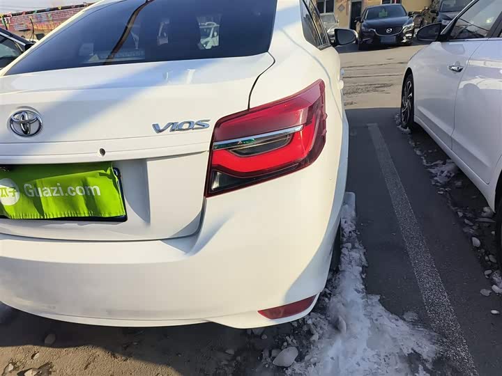 Фото 8 - Toyota Vios