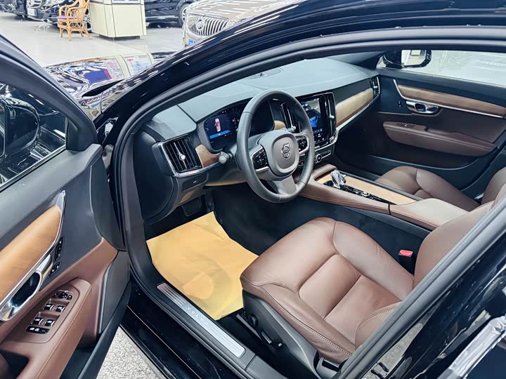 Фото 7 - Volvo S90