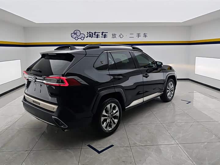 Фото 3 - Toyota Wildlander