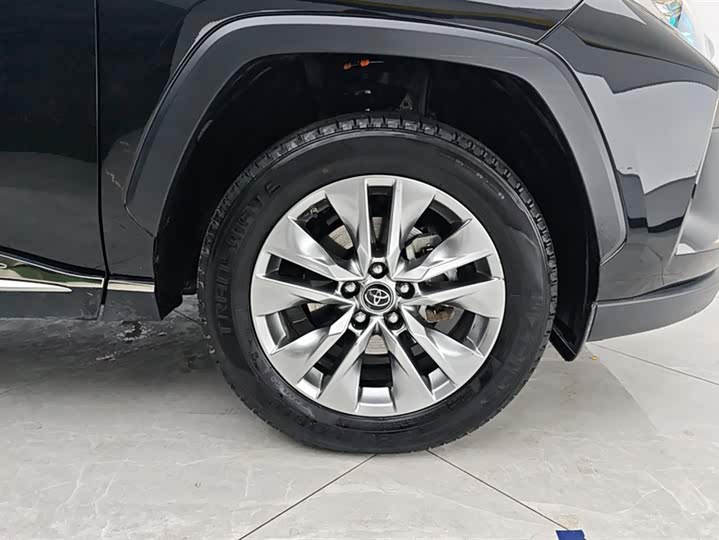 Фото 6 - Toyota Wildlander