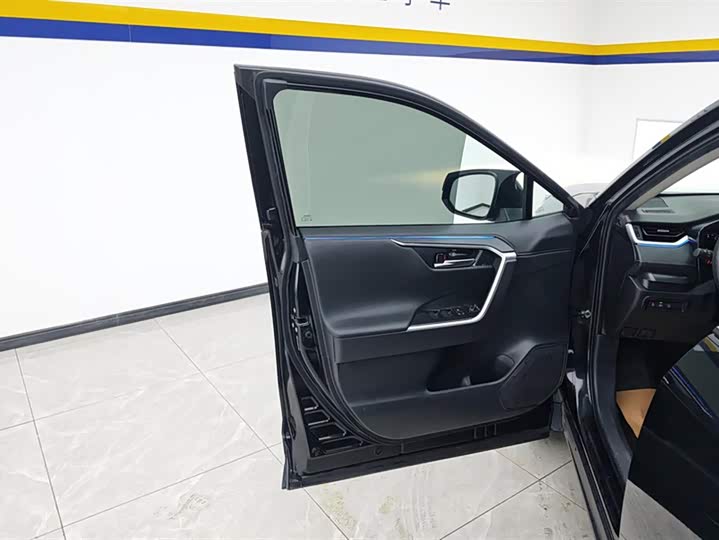 Фото 7 - Toyota Wildlander