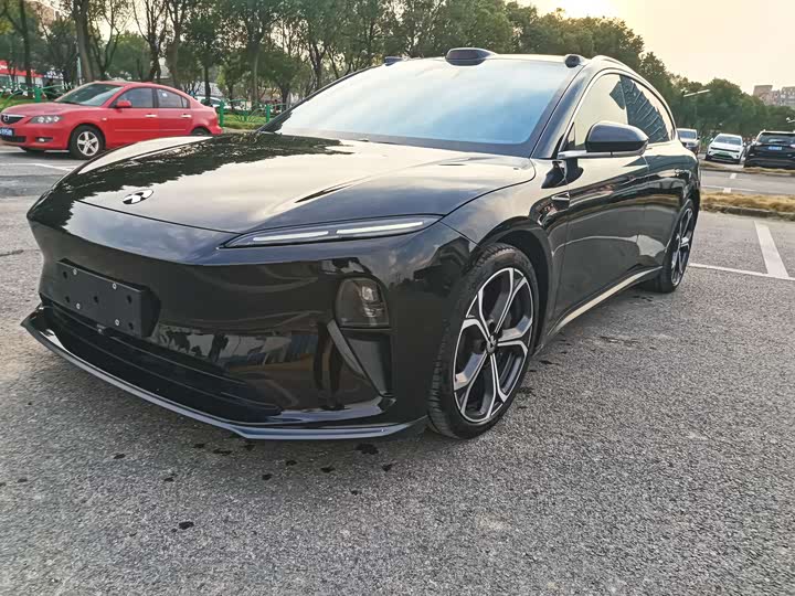 Фото 1 - Nio ET5T