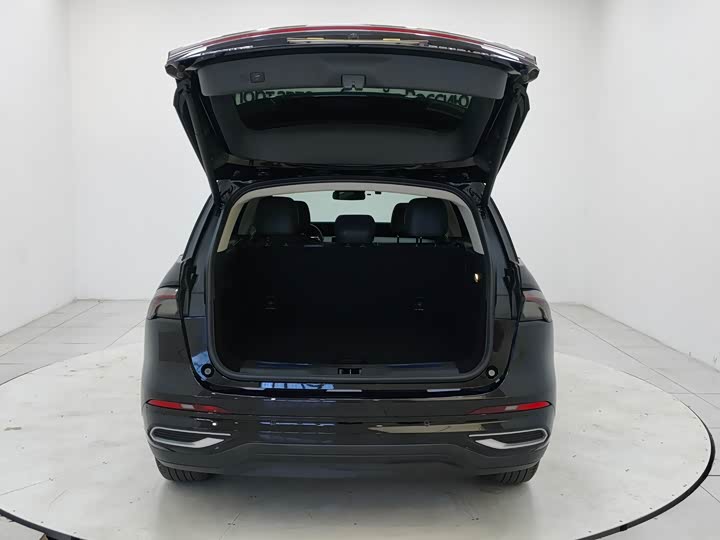 Фото 3 - Lincoln Nautilus