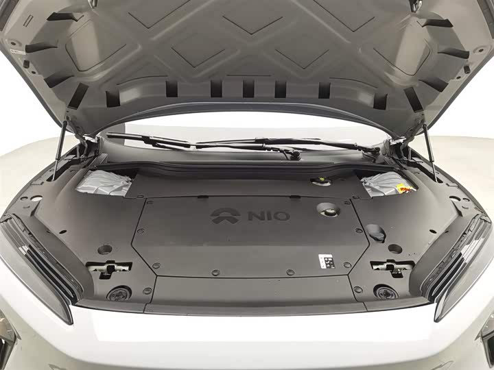 Фото 6 - Nio ET5T