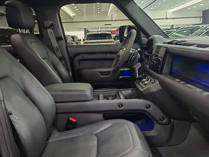 Фото 4 - Land Rover Defender