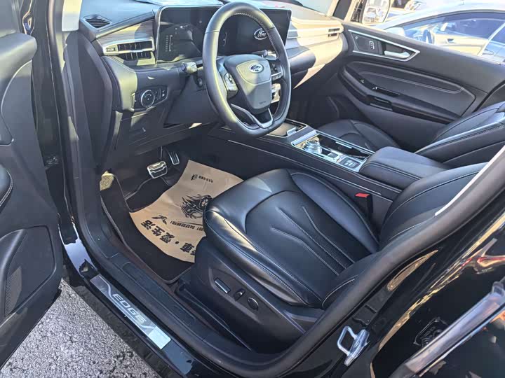 Фото 8 - Ford Edge