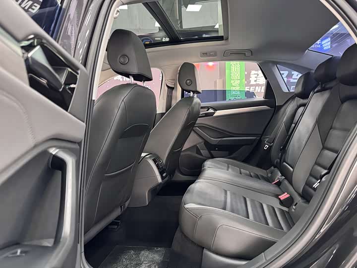 Фото 9 - Volkswagen Sagitar L