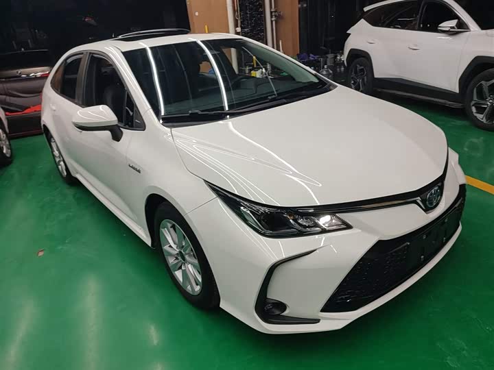 Фото 4 - Toyota Corolla