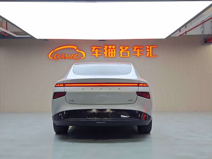 Фото 4 - XPeng P7