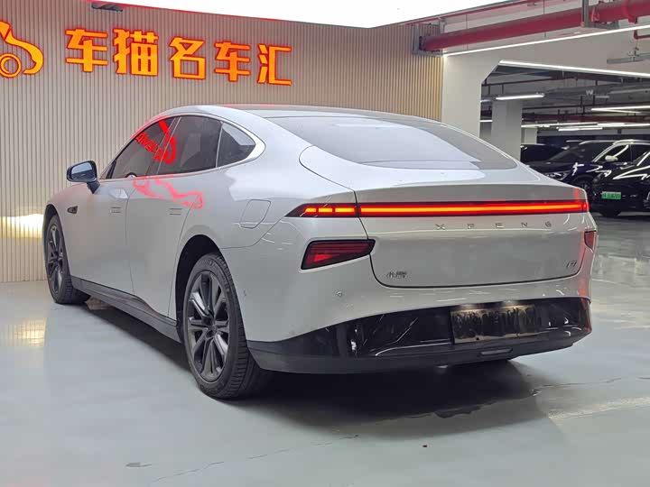 Фото 6 - XPeng P7