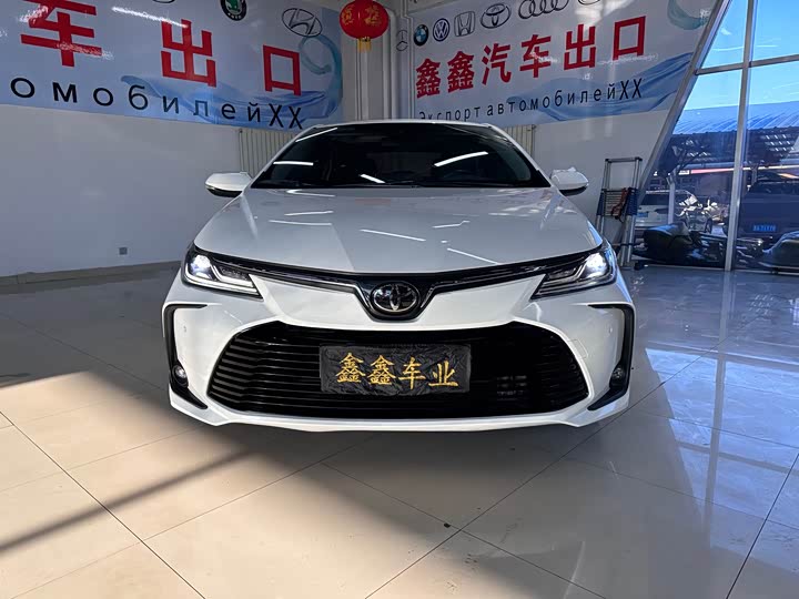 Фото 2 - Toyota Corolla