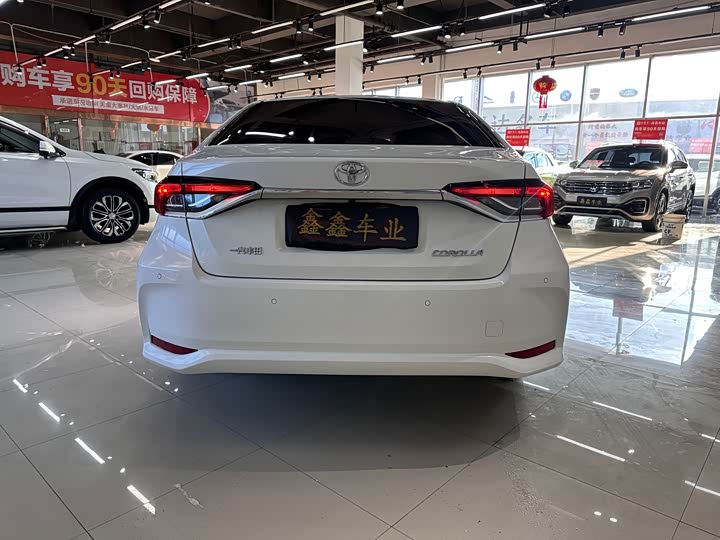 Фото 5 - Toyota Corolla