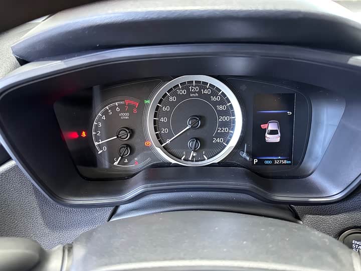 Фото 9 - Toyota Corolla