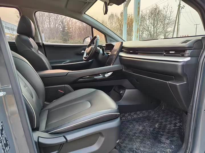 Фото 3 - Hyundai Custo