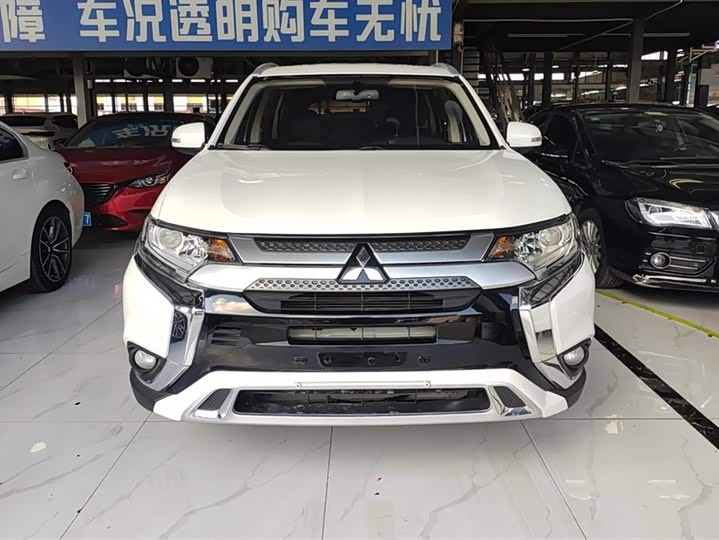 Фото 2 - Mitsubishi Outlander