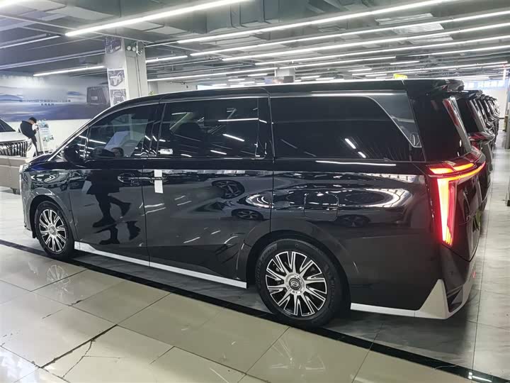 Фото 5 - GAC Trumpchi E9