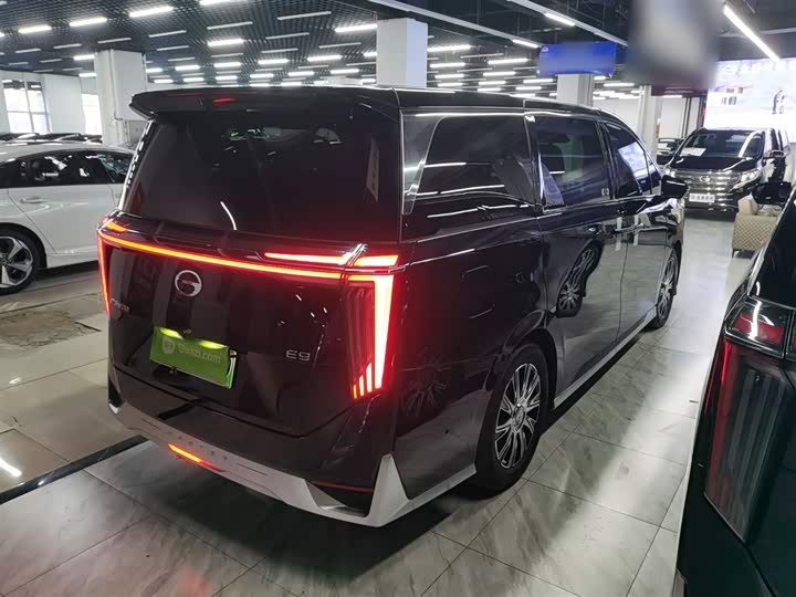 Фото 7 - GAC Trumpchi E9