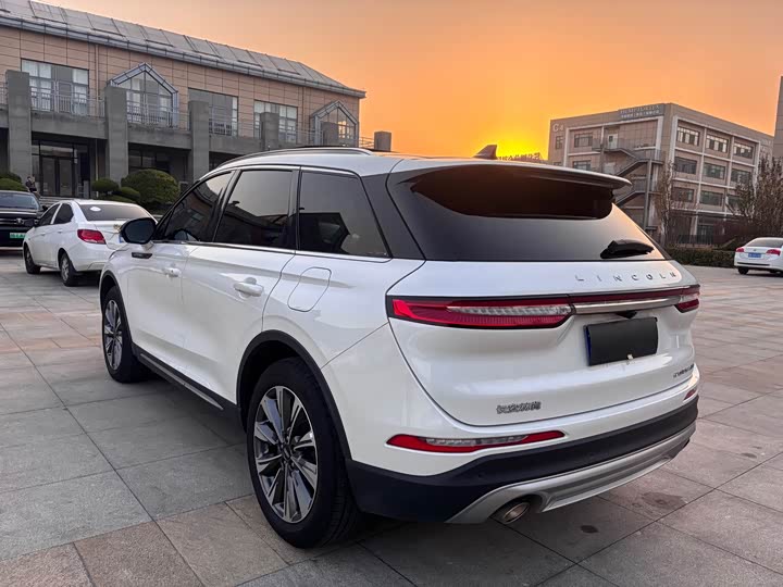 Фото 8 - Lincoln Corsair