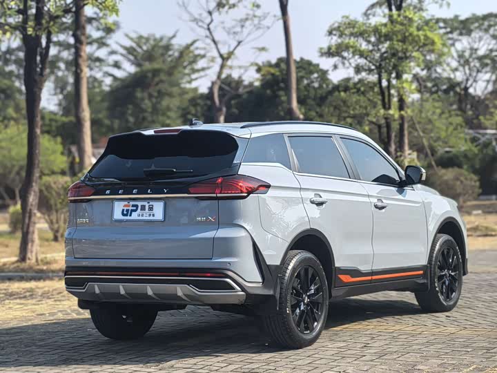 Фото 4 - Geely Atlas