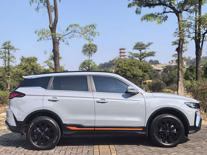 Фото 7 - Geely Atlas