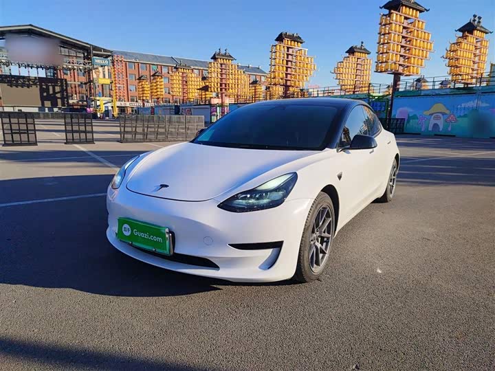 Фото 1 - Tesla Model 3