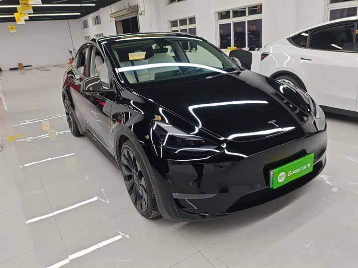 Фото 4 - Tesla Model Y