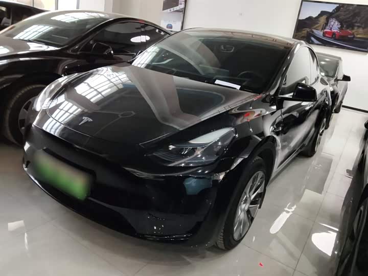 Фото 1 - Tesla Model Y