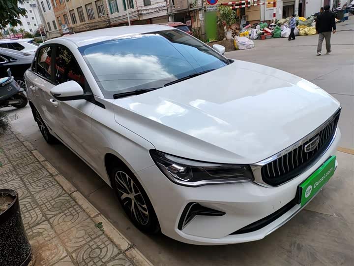 Фото 4 - Geely Emgrand