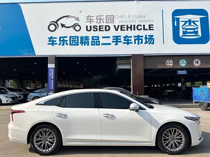 Фото 8 - Bestune B70