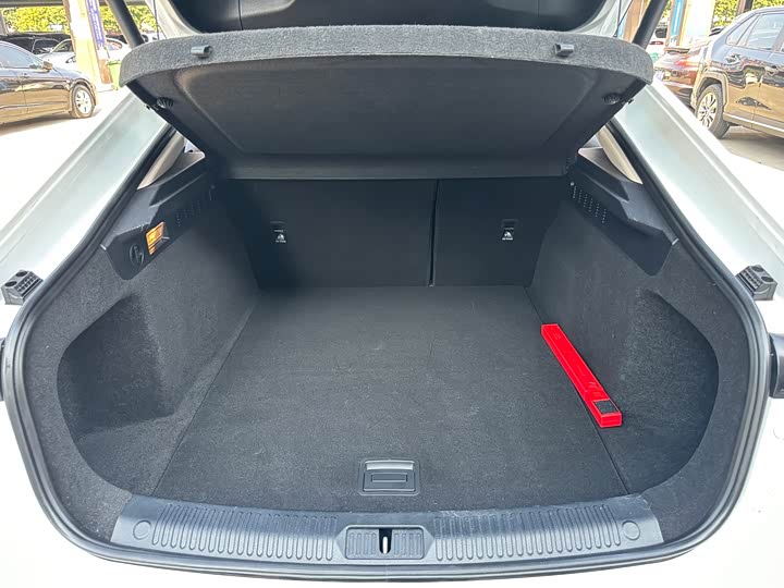 Фото 9 - Bestune B70