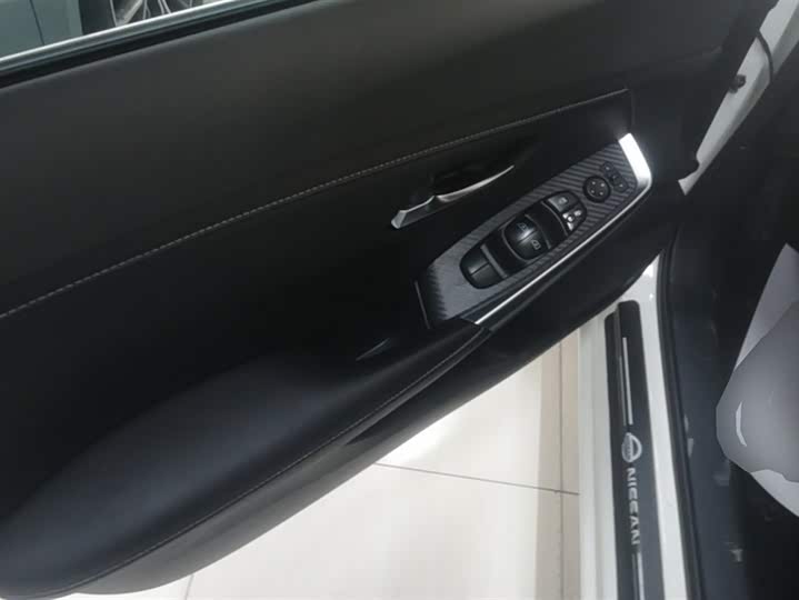 Фото 7 - Nissan Sylphy