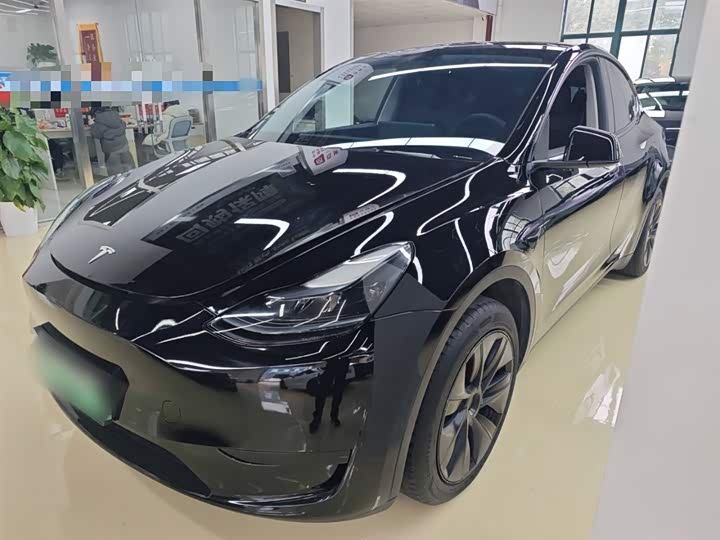 Фото 1 - Tesla Model Y