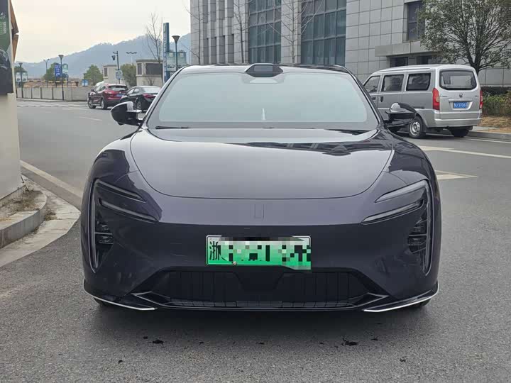 Фото 2 - Avatr 06