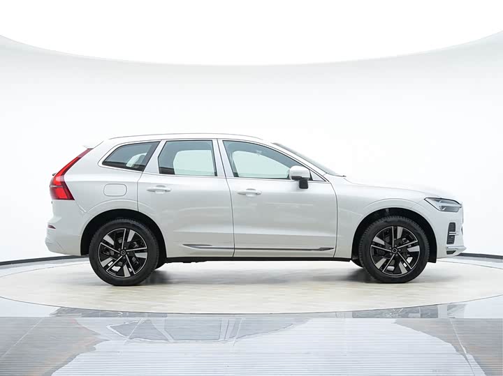 Фото 4 - Volvo XC60