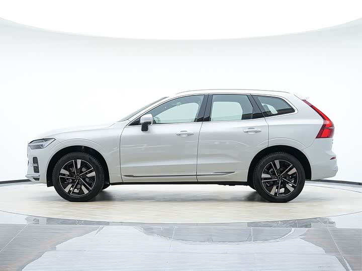 Фото 8 - Volvo XC60