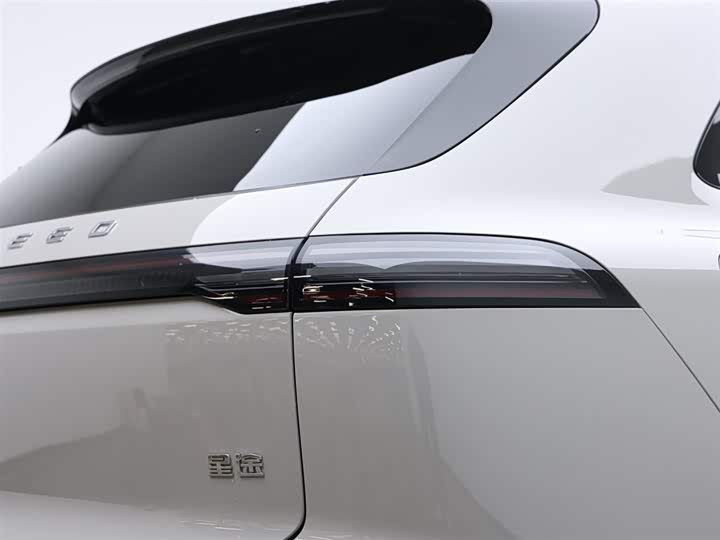 Фото 7 - Exeed Sterra ET