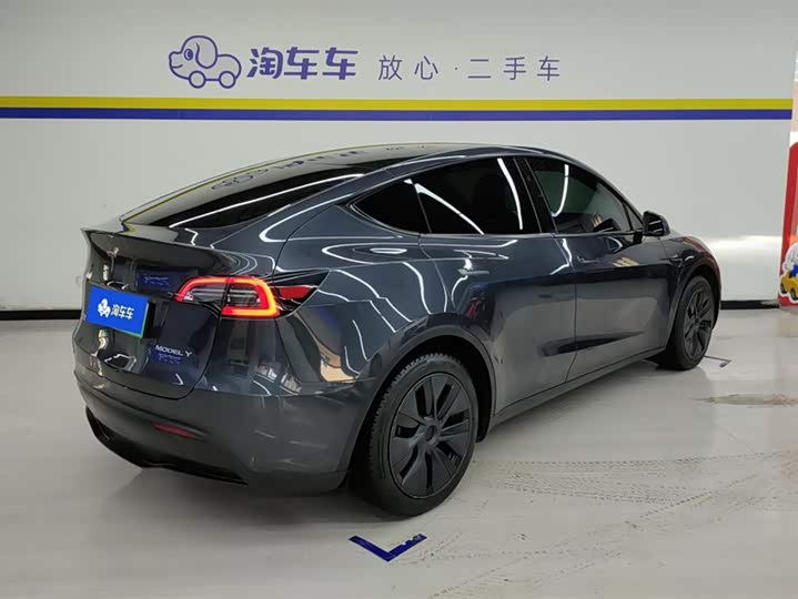 Фото 3 - Tesla Model Y