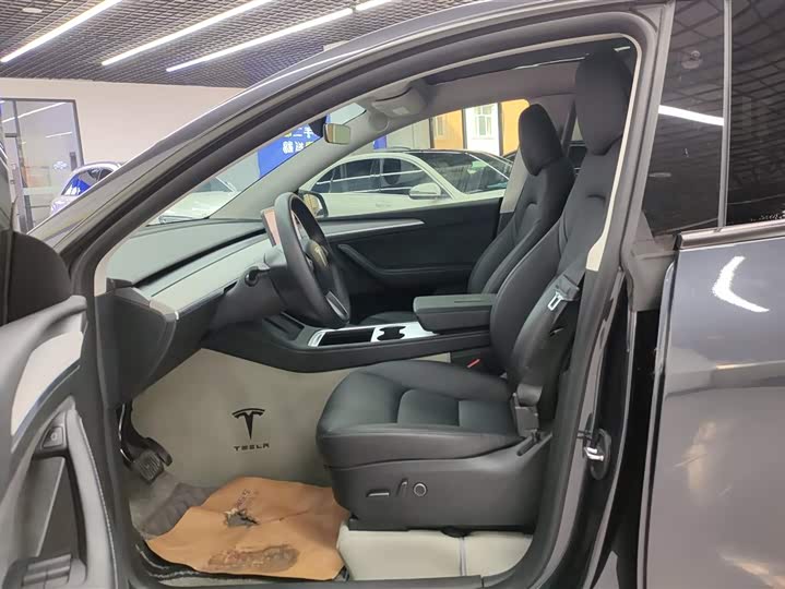 Фото 9 - Tesla Model Y