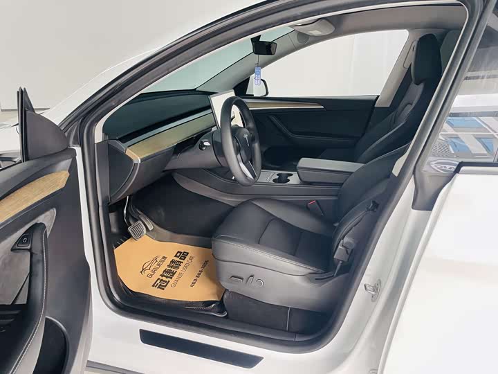 Фото 4 - Tesla Model Y