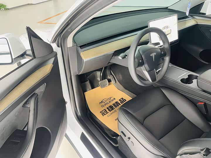 Фото 5 - Tesla Model Y