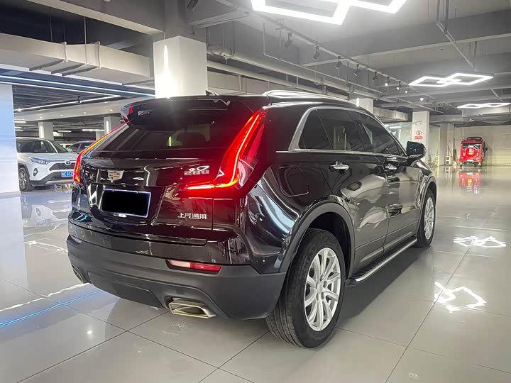 Фото 4 - Cadillac XT4