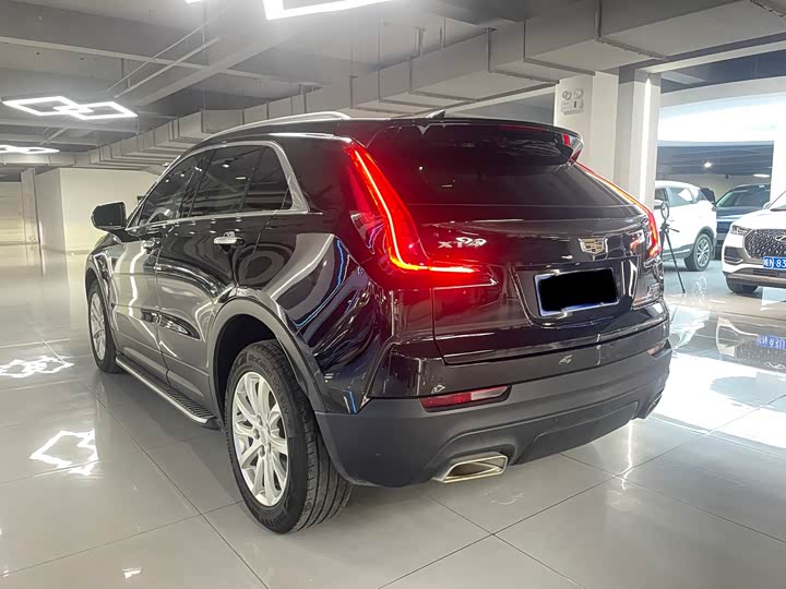 Фото 6 - Cadillac XT4
