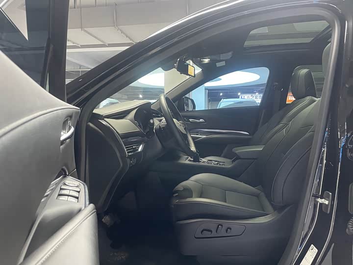 Фото 7 - Cadillac XT4