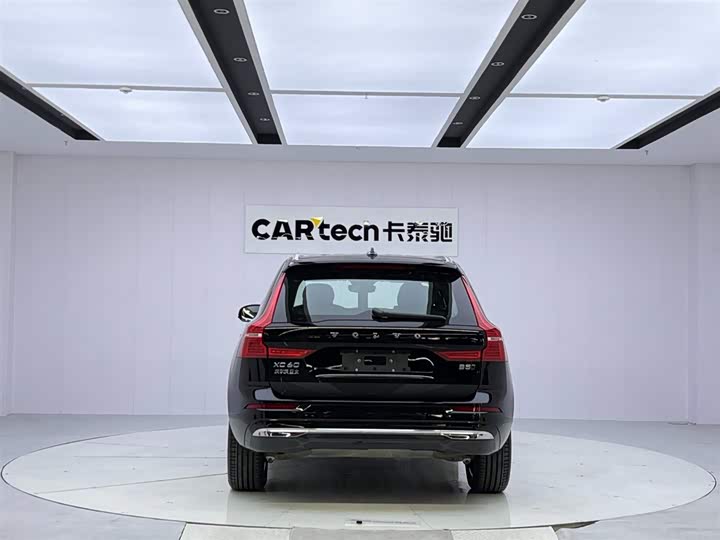 Фото 4 - Volvo XC60