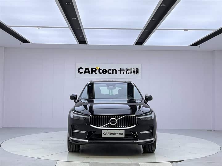 Фото 8 - Volvo XC60