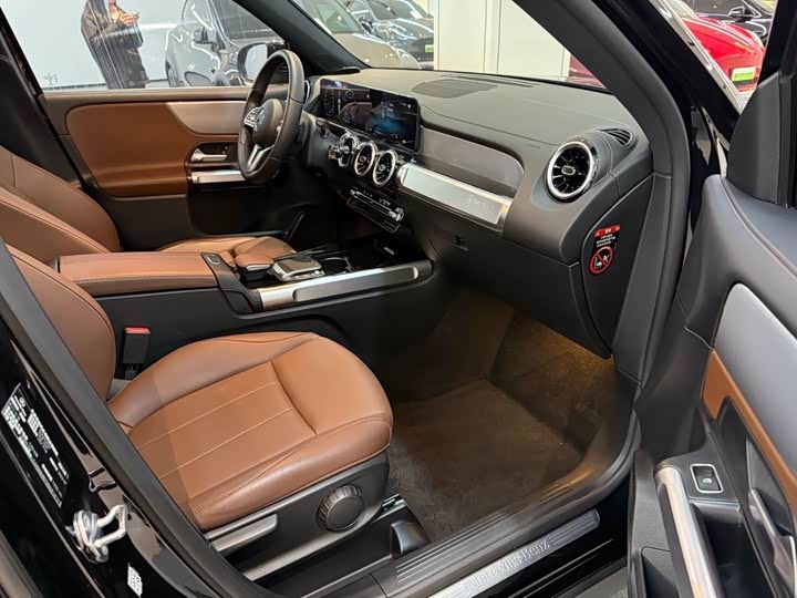 Фото 6 - Mercedes-Benz GLB-Class