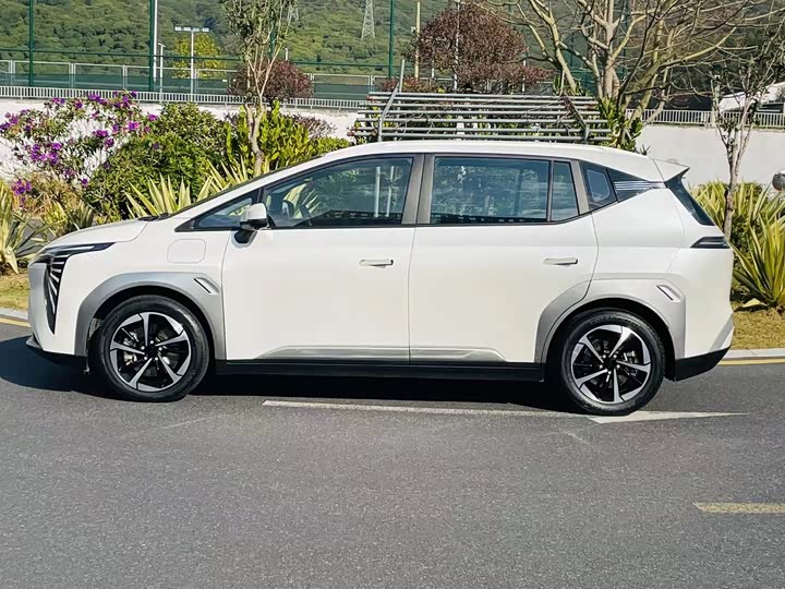 Фото 3 - GAC Aion Y