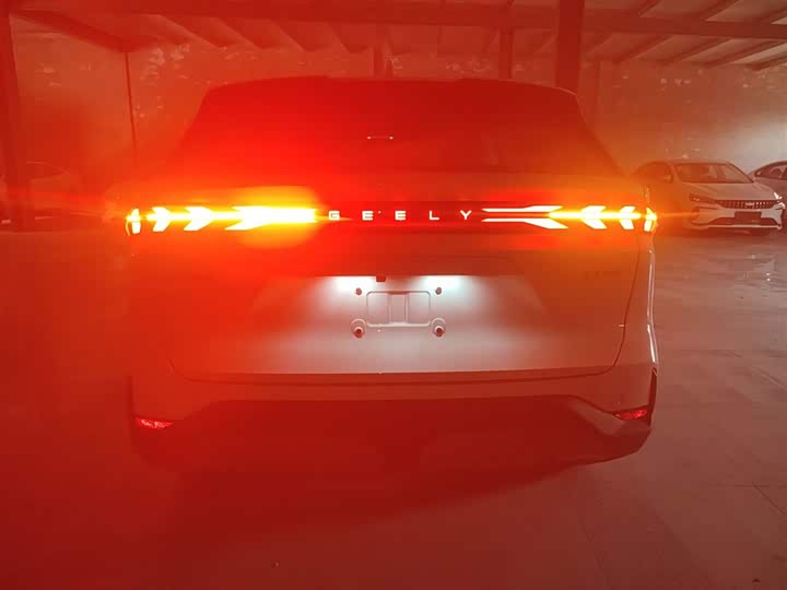 Фото 6 - Geely Galaxy L7