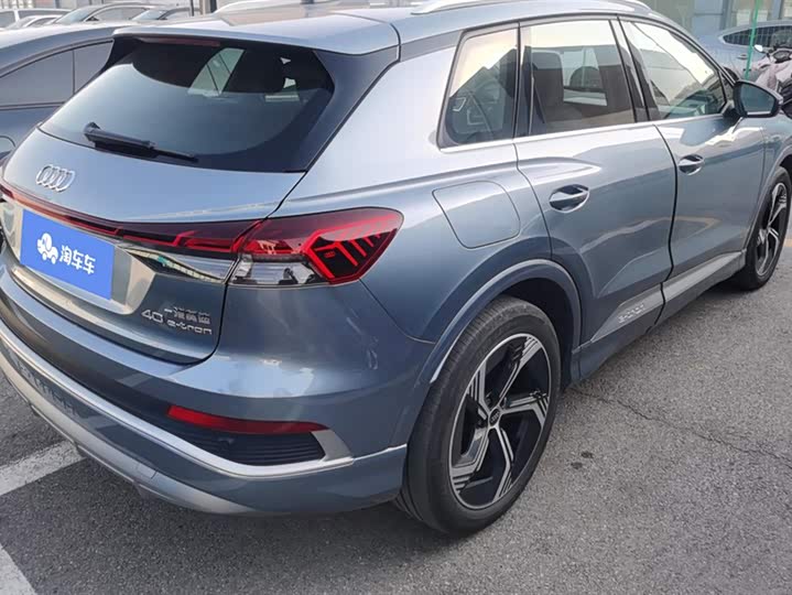 Фото 3 - Audi Q4 e-tron