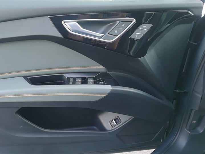 Фото 7 - Audi Q4 e-tron